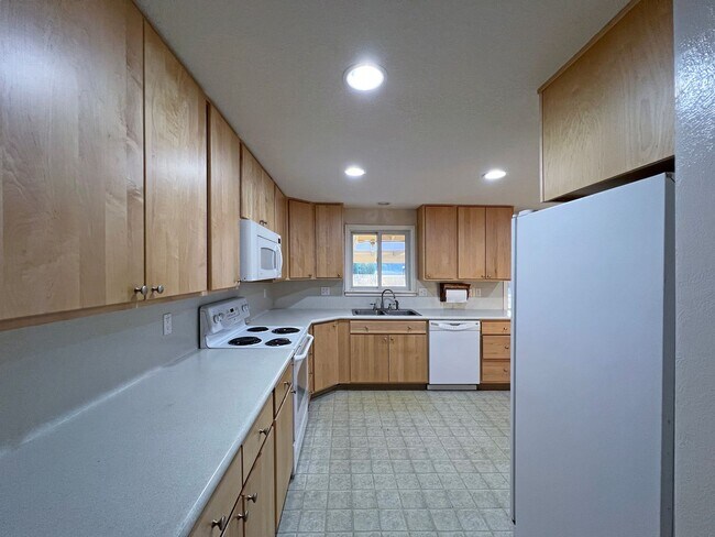 Foto del edificio - Rental ranch rambler - 3 bed, 2.5 bath, 2 ...