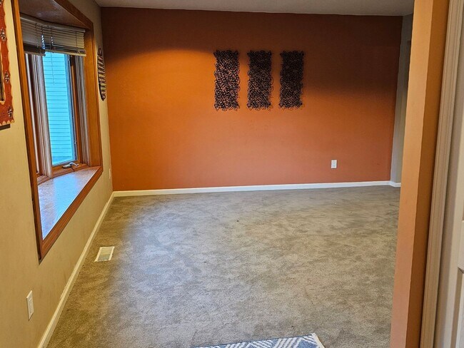 Building Photo - 3 Bedroom Single Family Home in Canton