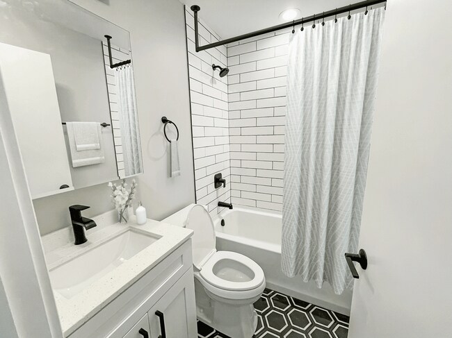Foto del edificio - 5650 N Sheridan Rd