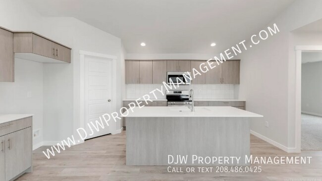 Foto del edificio - 2252 N Carly Ave