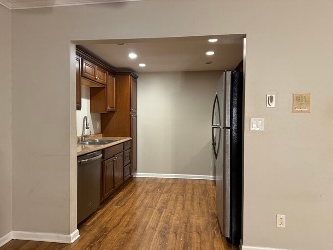 Foto del edificio - 154 E Bailey Rd