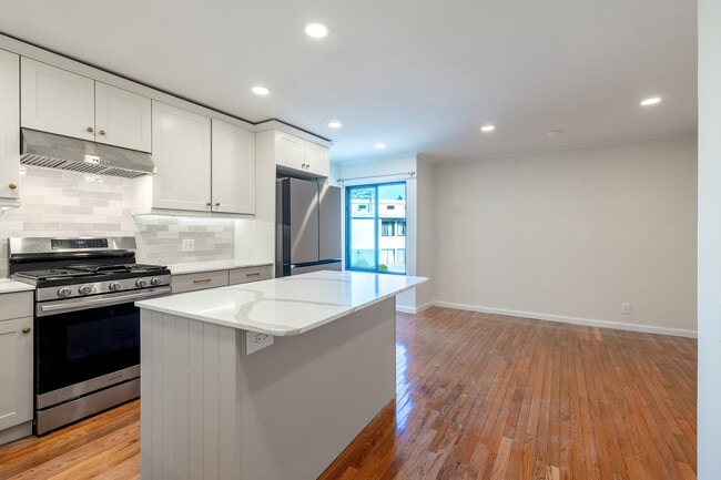 Foto del edificio - 20 Lawson Ln