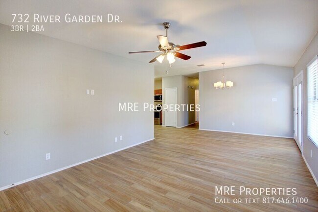 Foto del edificio - 732 River Garden Dr
