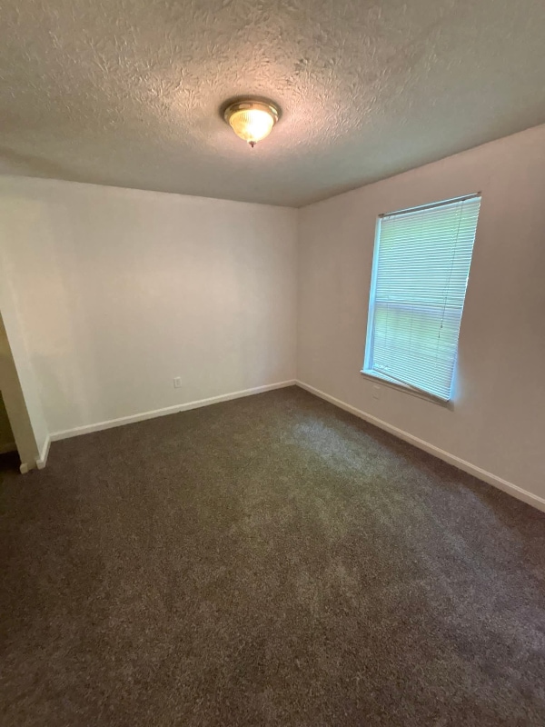 Building Photo - 33 Wisteria Ln