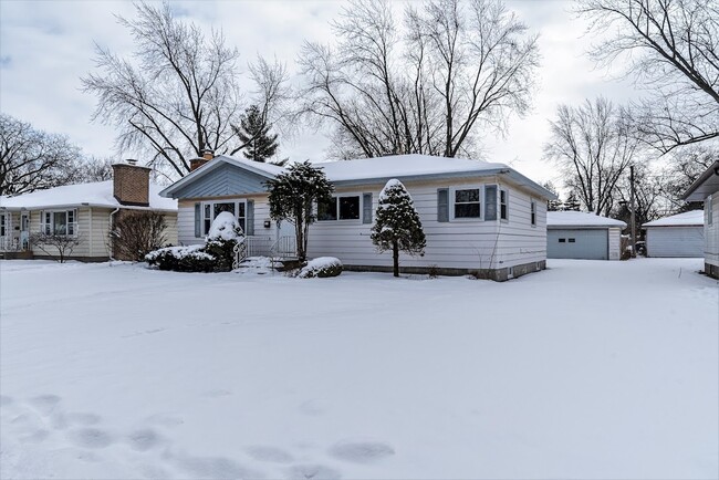 Building Photo - 243 E 169th Pl