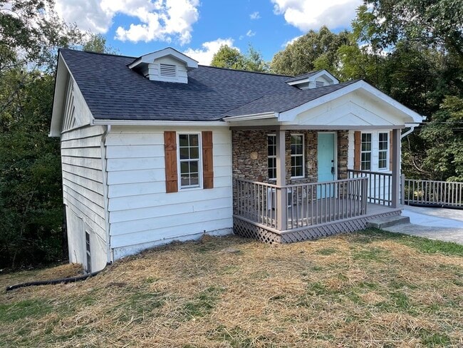 Building Photo - 104 Highland Dr