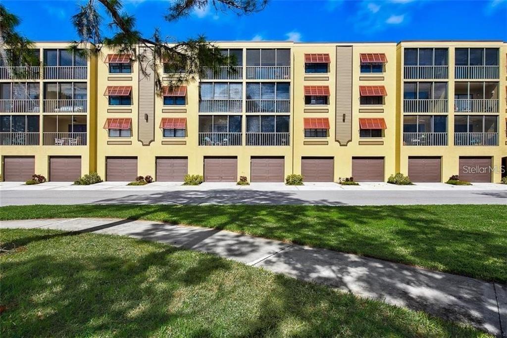 Foto principal - 5817 Park St N