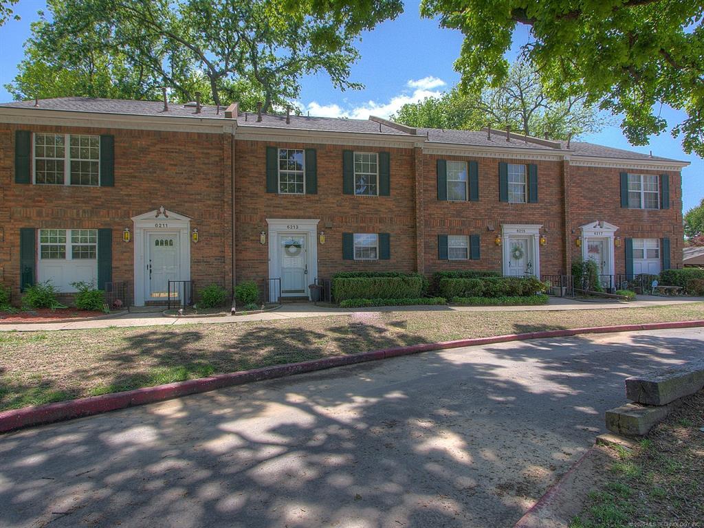 Primary Photo - 6213 S Yorktown Ave