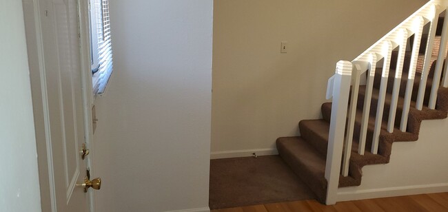 Building Photo - 3 bd, 2.5 ba Foxfire Condo, 5 minute drive...
