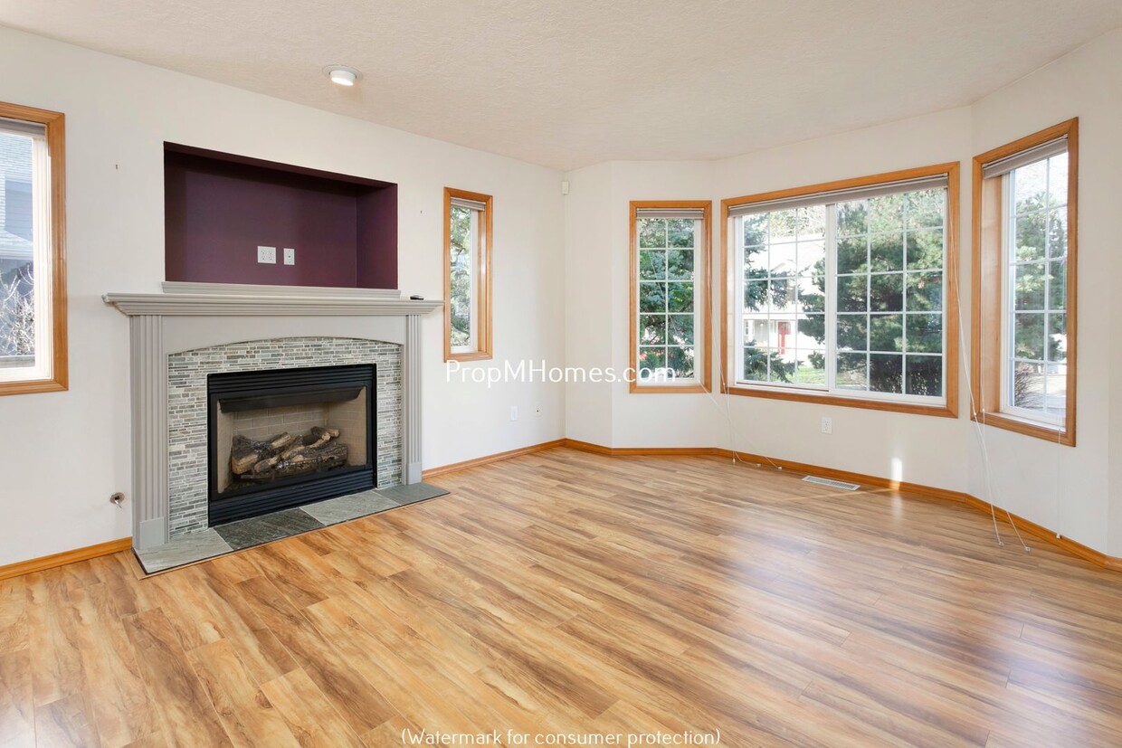 Foto principal - Three Bedroom Tigard Home On A Private Cul...