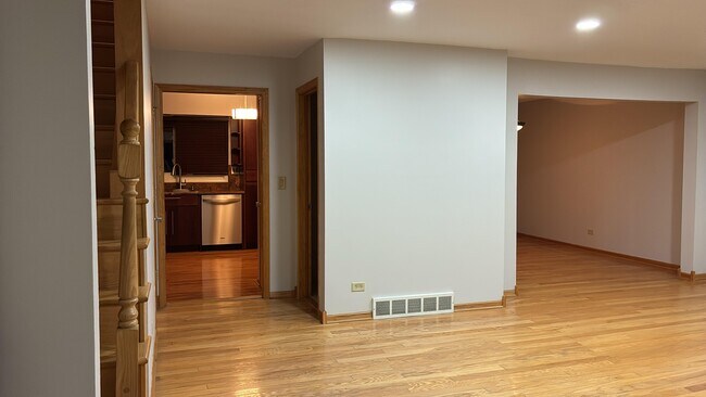 Foto del edificio - 7108 W Niles Ave