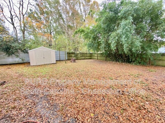 Foto del edificio - 7648 Hillview Ln