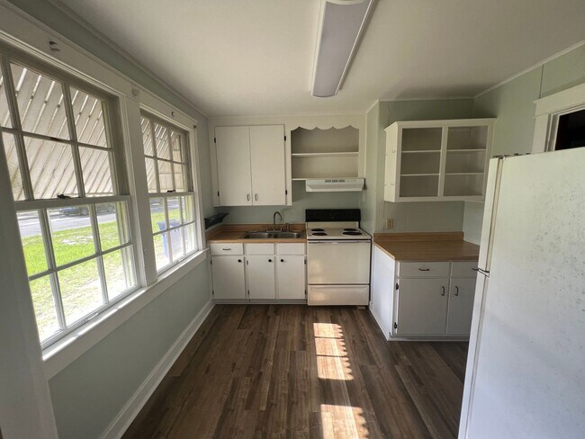 Foto del edificio - Cove area 2 bed 1 bath