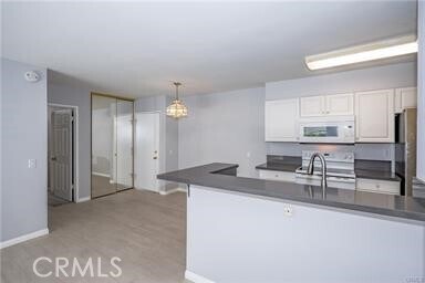 Foto del edificio - 23515 Lyons Ave