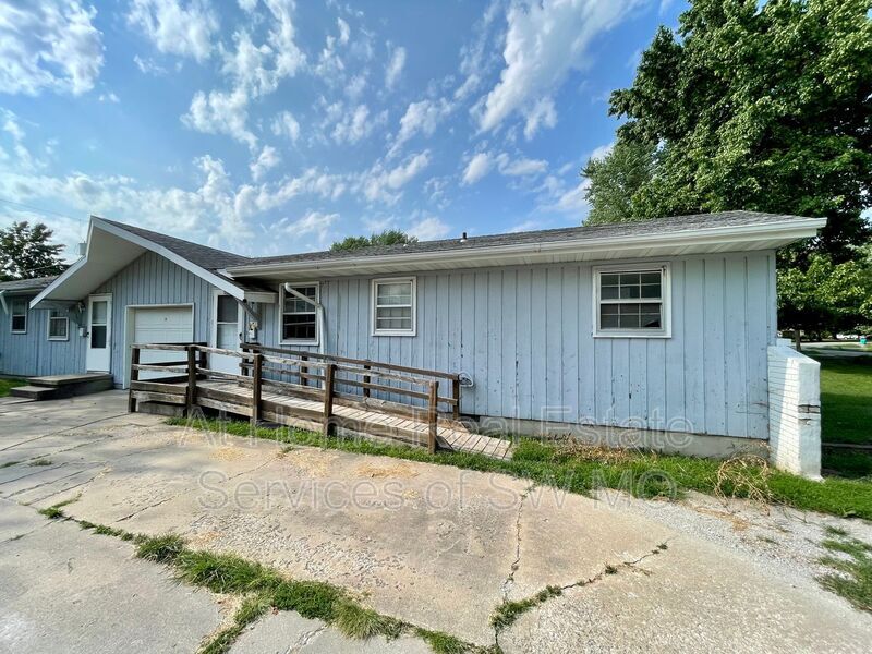 631 N Belview Ave, Springfield, MO 65802 Condo for Rent in