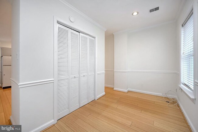 Building Photo - 909 O St NW