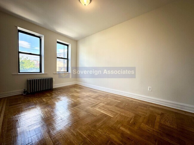Foto del edificio - 1544 Gillespie Avenue
