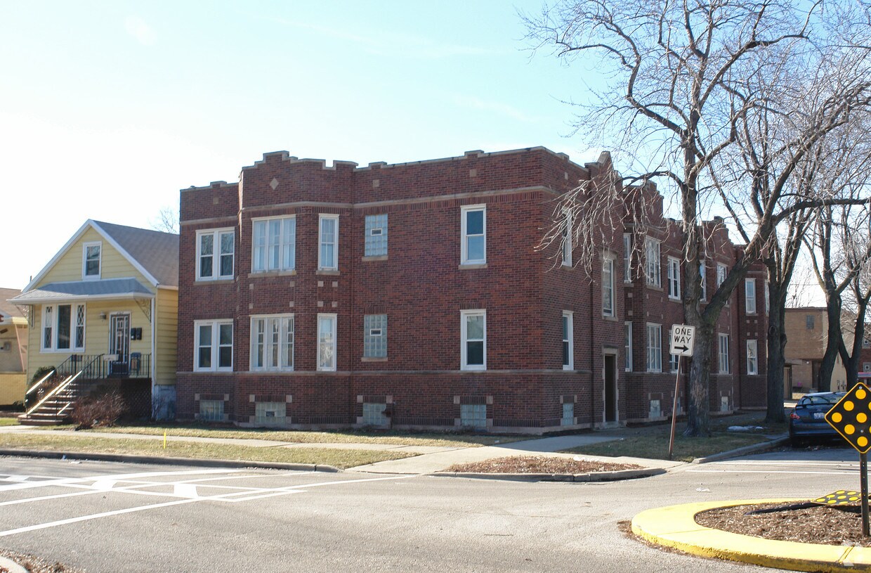 Primary Photo - 6500 S Kilpatrick Ave