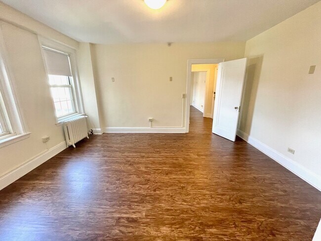 Foto del edificio - 1401 Beacon St