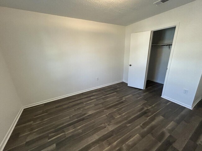 Foto del edificio - 2340 Timbers Dr