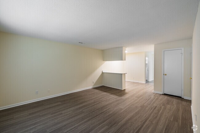 Sala de estar espaciosa - The Folly Townhomes