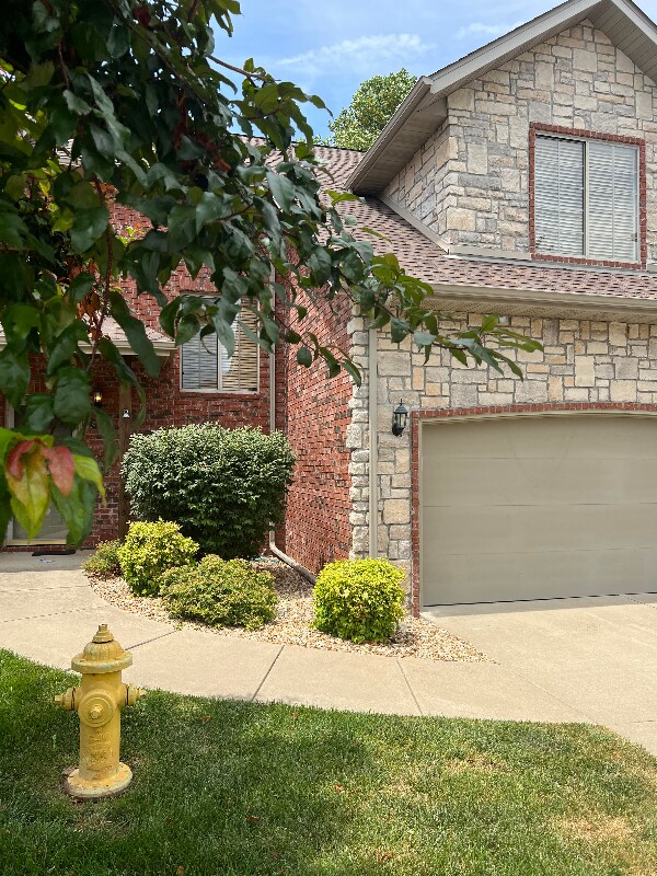 2335 W Chesterfield St, Springfield, MO 65807 Townhome Rentals in