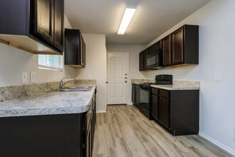 Building Photo - 2700 Madison Ct