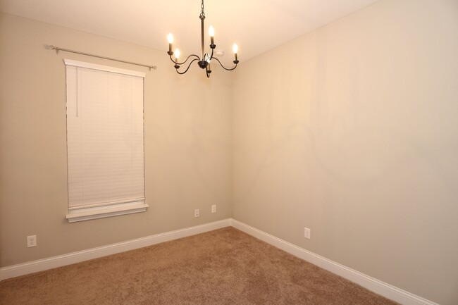 Building Photo - Beautiful 4 Bedroom Carmel Home!