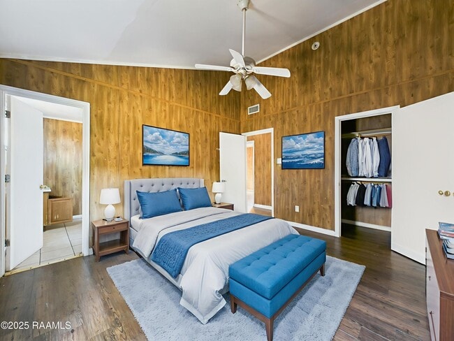 Foto del edificio - 111 Sternberg Dr