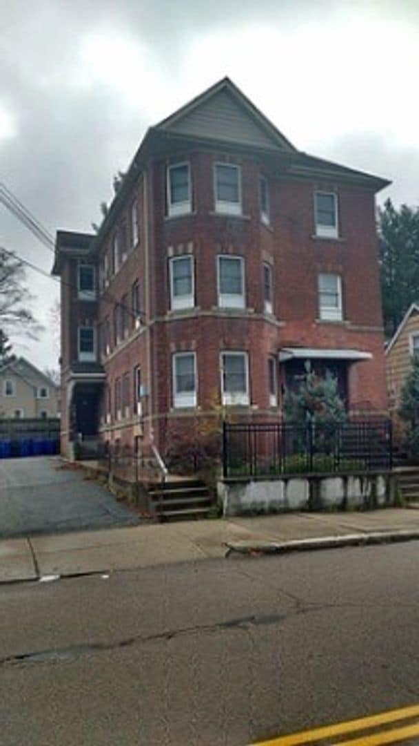 Building Photo - 88-90 Pidge Avenue