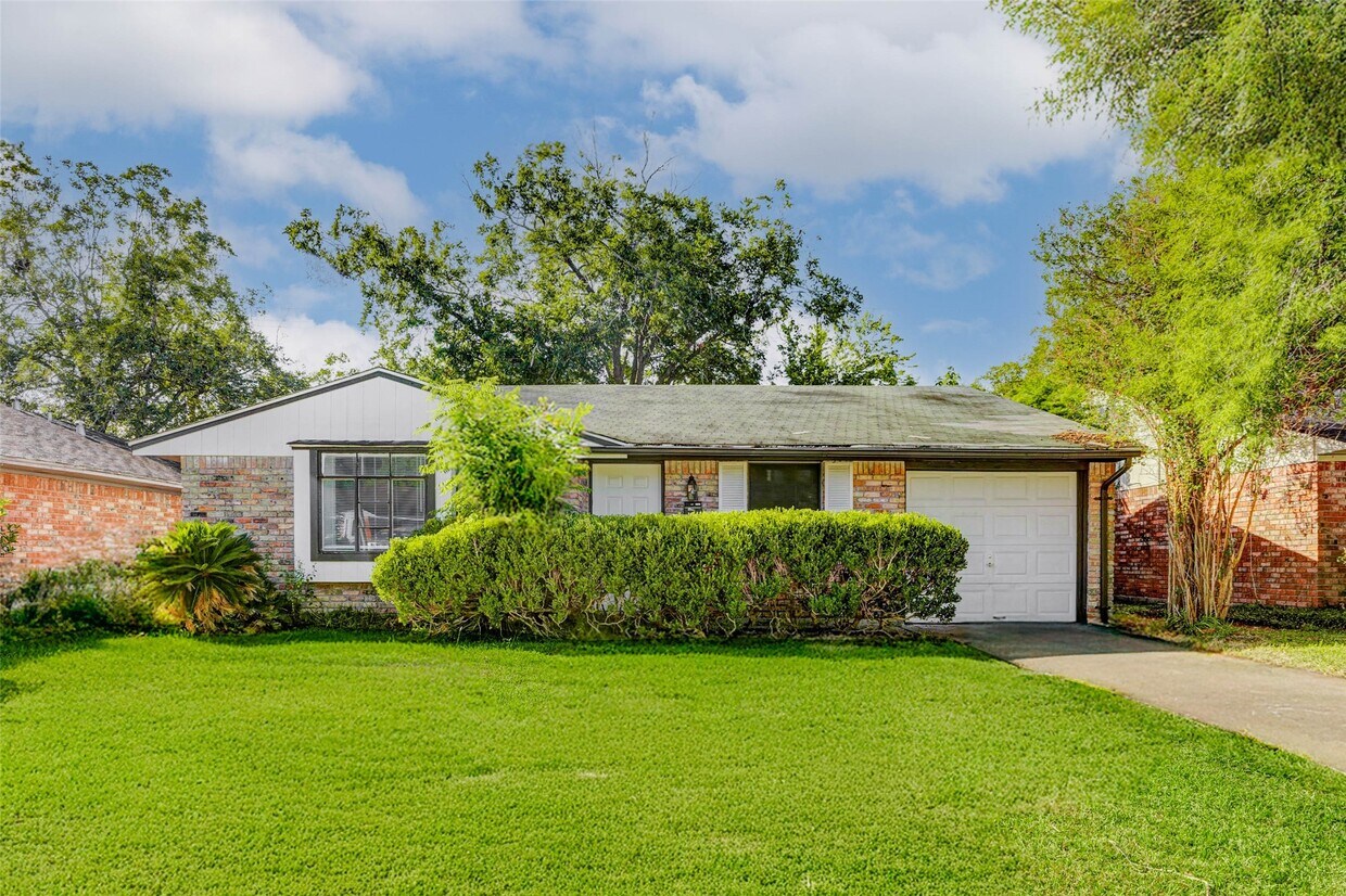 Foto principal - 3715 Heatherbloom Dr