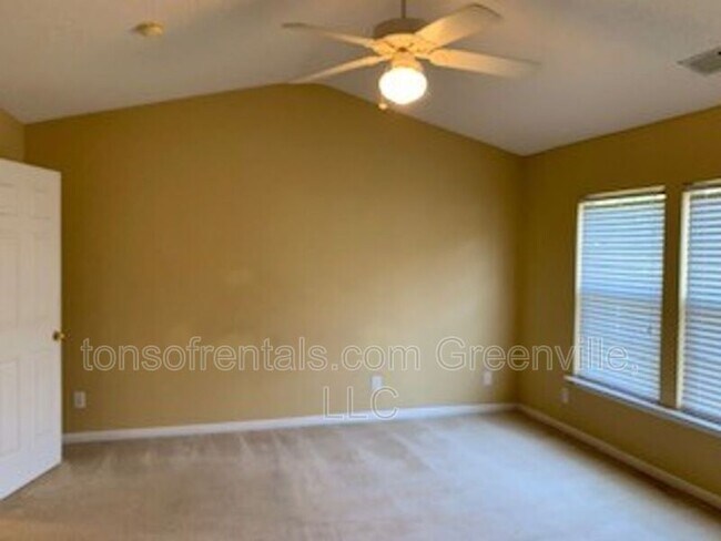 Building Photo - 119 Waterford Park Dr