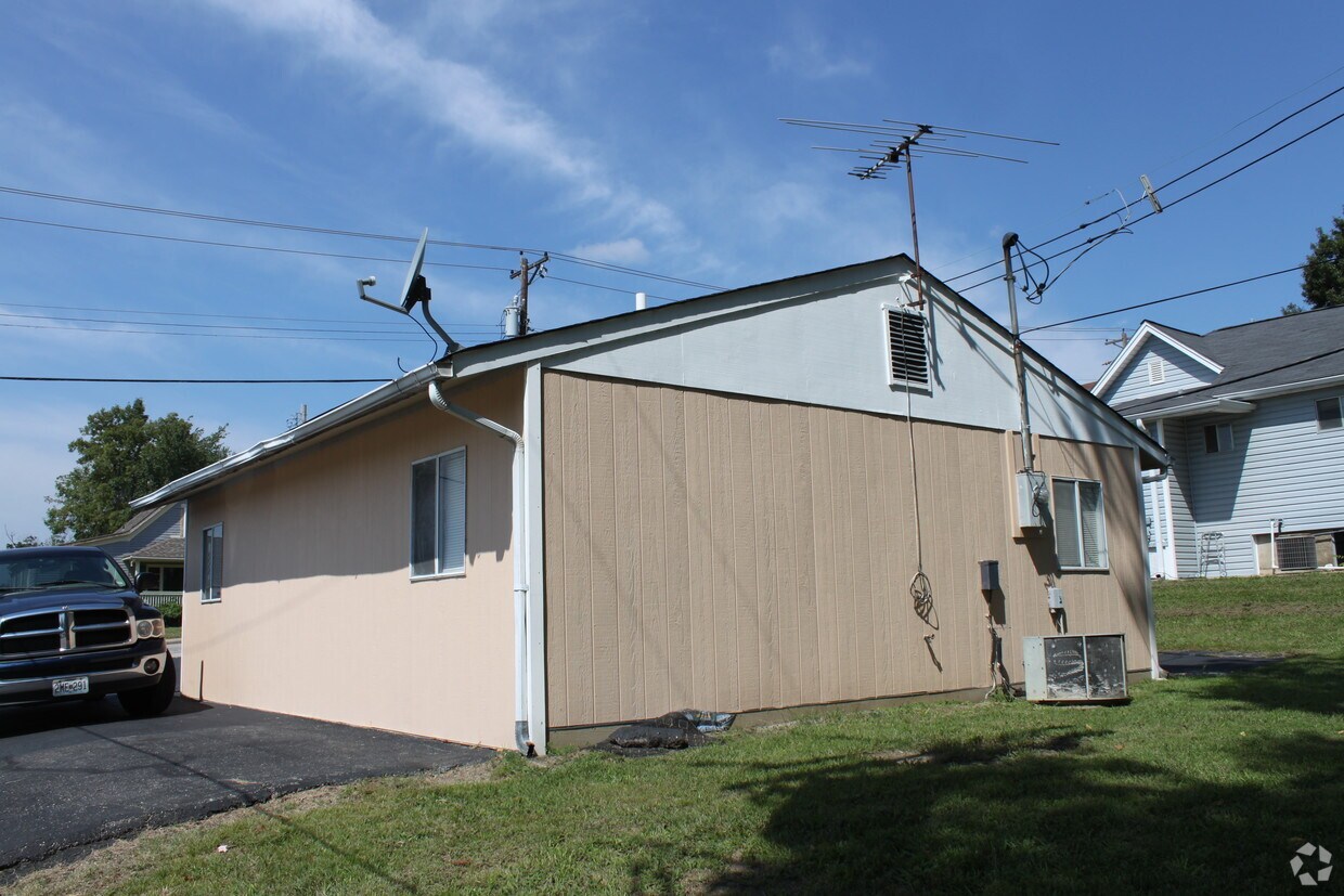 Building Photo - 116 N Central Ave