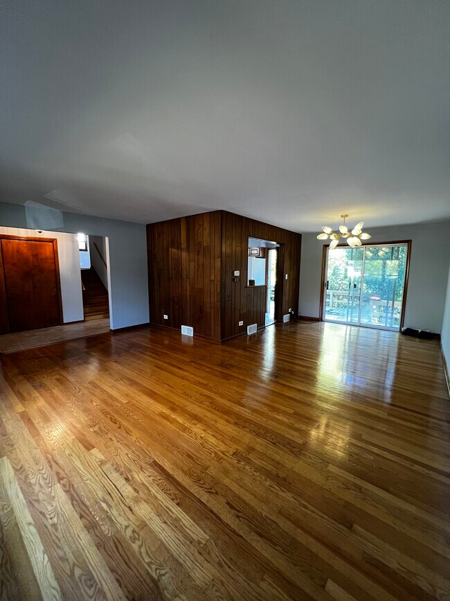 Foto del edificio - 5341 Grand Ave