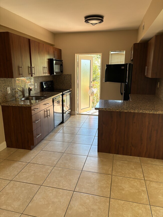 Fotografía del edificio - 1345 NE 105th St