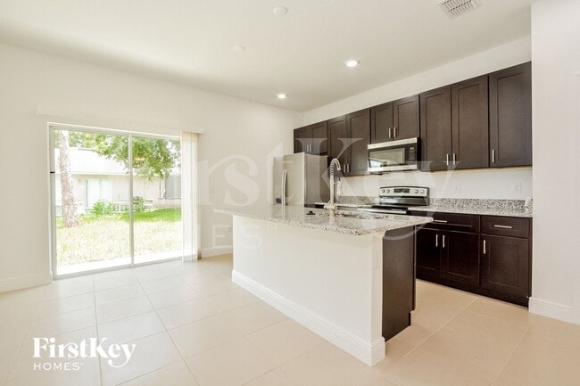 Building Photo - 106 Inconnu Ct