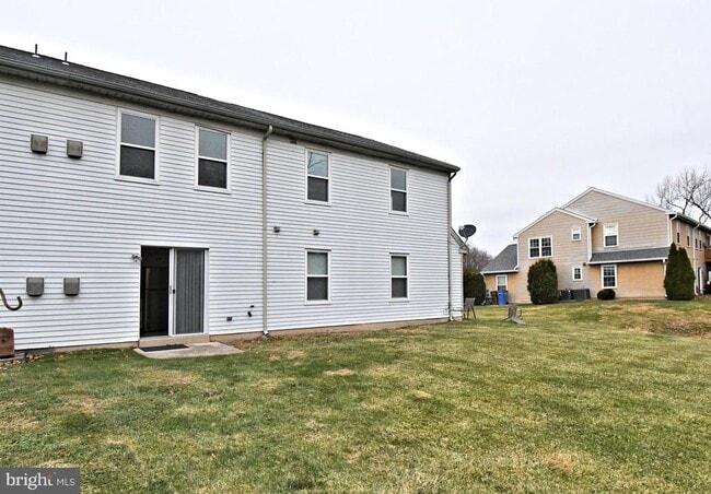 Building Photo - 592 Wrensong Rd