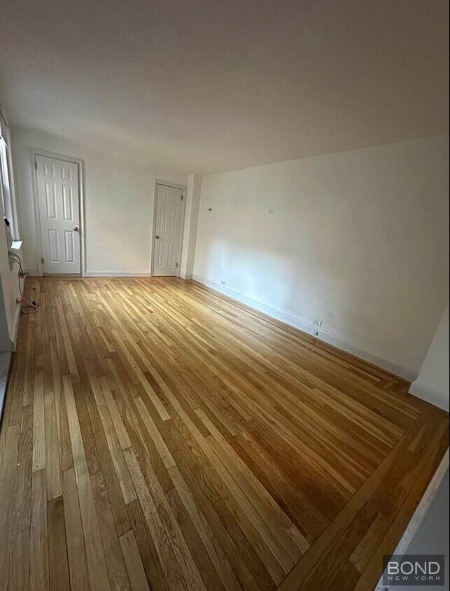 Foto del edificio - 321 E 54th St