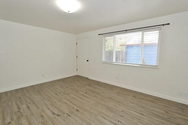 Building Photo - 1407 Ellis Ave