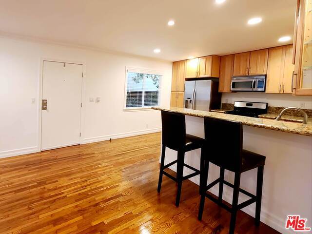 Building Photo - 627 Santa Clara Ave