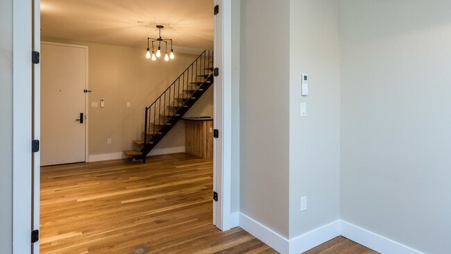 Building Photo - 595 Myrtle Ave