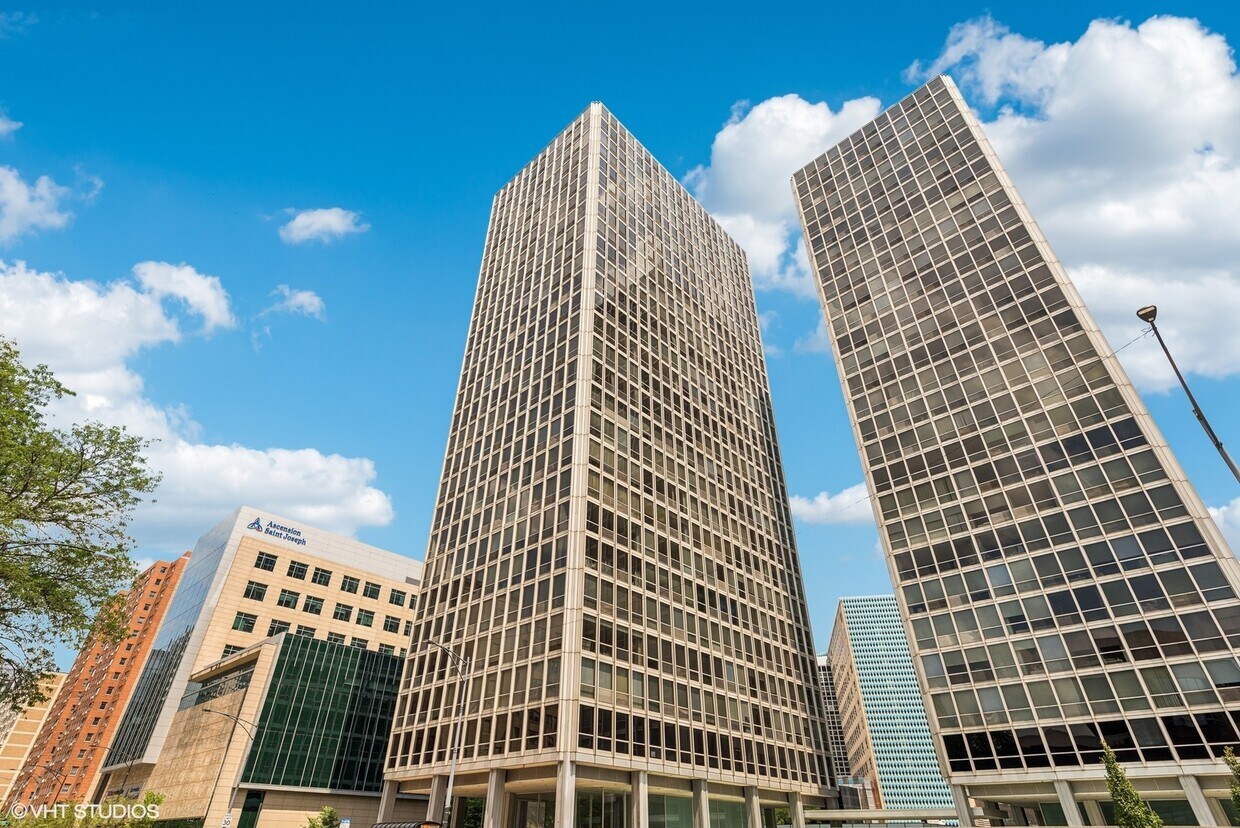 Foto principal - 340 W Diversey Pkwy