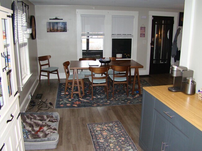 Foto del edificio - 13 Back River Rd