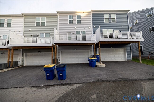 Foto del edificio - 6932 Leire Ln