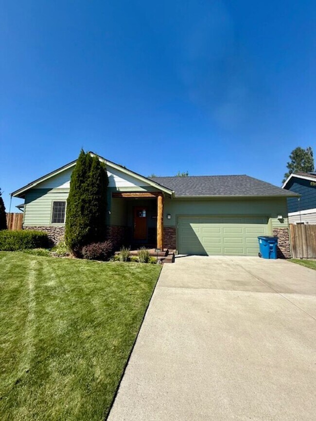 Building Photo - 63449 Ledgestone Ct