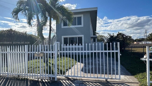 Building Photo - 5020 NW 14th Ave