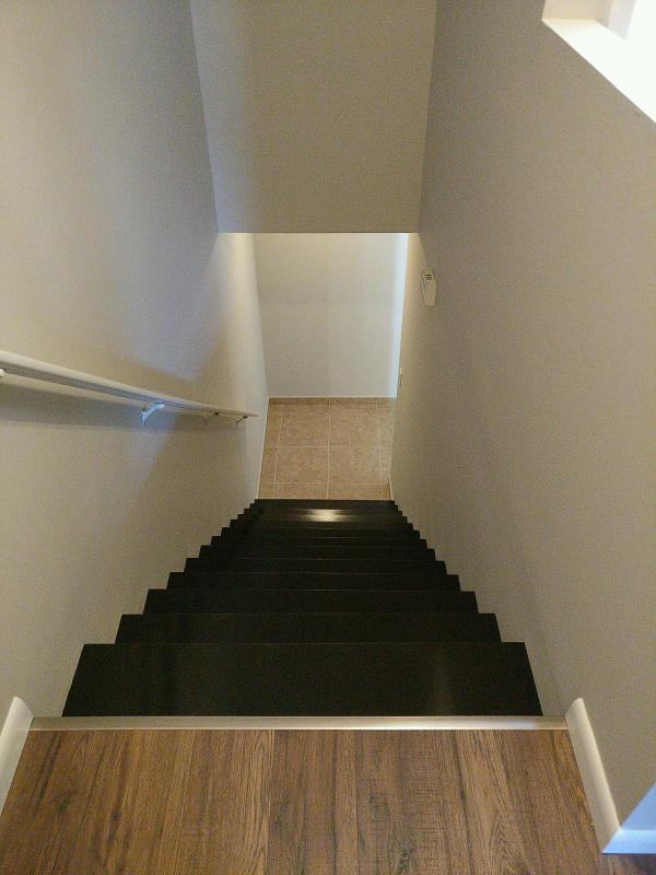 Foto del edificio - 640 Sandalwood Dr