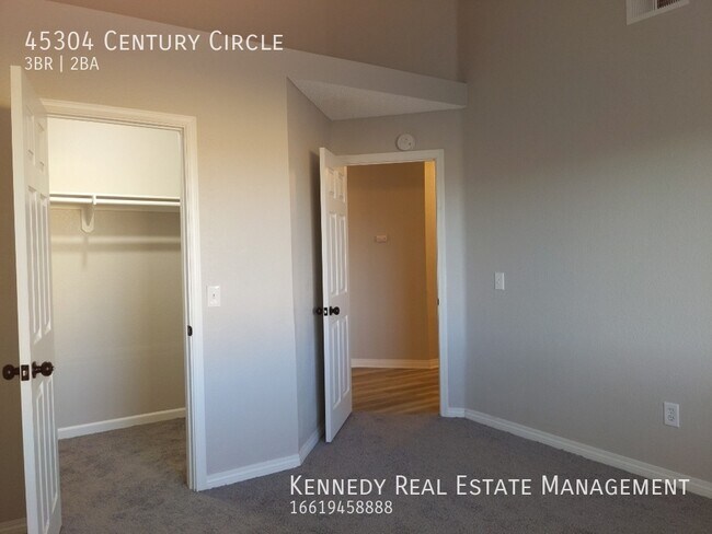 Building Photo - Beautiful 3-Bedroom Single Family Home wit...