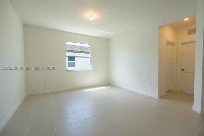 Foto del edificio - 2485 SE 29th Dr