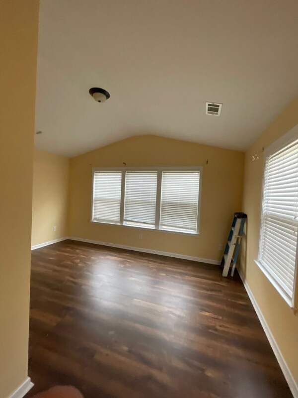 Building Photo - 3925 Silver Springs Rd